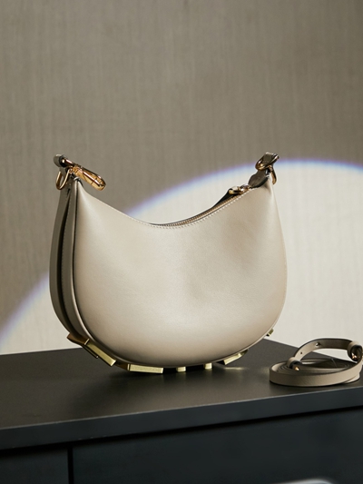 フェンディバッグ側面デザイン